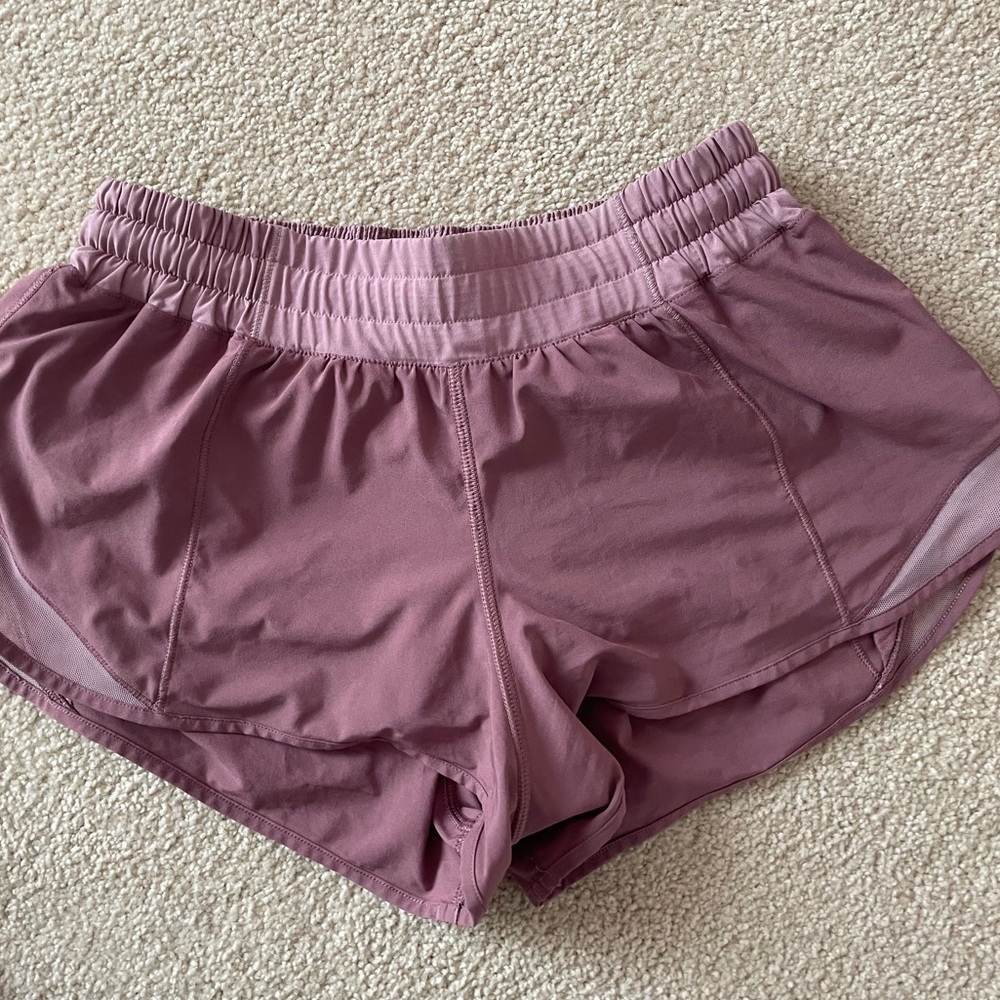 Lululemon blush pink / figue hotty hot short 2.5”